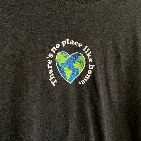EARTH DAY SHIRT - Charcoal gray unisex tee embroidered size large - Picture 2 of 5